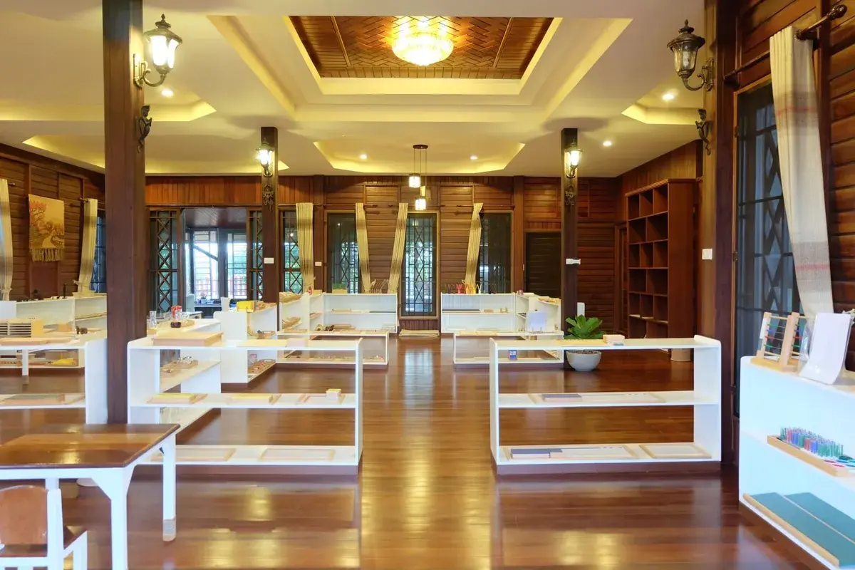 مدرسة خاصة للأطفال لذوي الاحتياجات الخاصه كتوحّد و فرط الحركة باستعمال ادوات تعليمية مستوردة في كل مجالات التدريس 