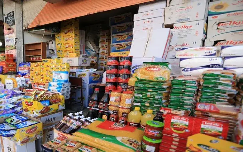 بيع البيض والماء والمواد الغذائية 